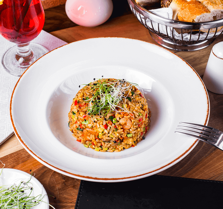 bulgur-pilaf-with-shrimps-bell-peppers-greens