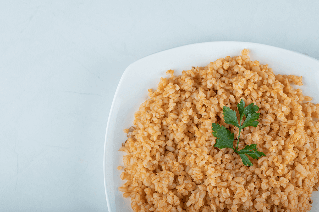 delicious-bulgur-pilaf-white-plate